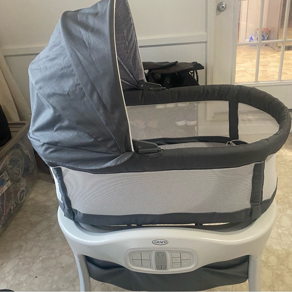 Graco Sense2Snooze bassinet